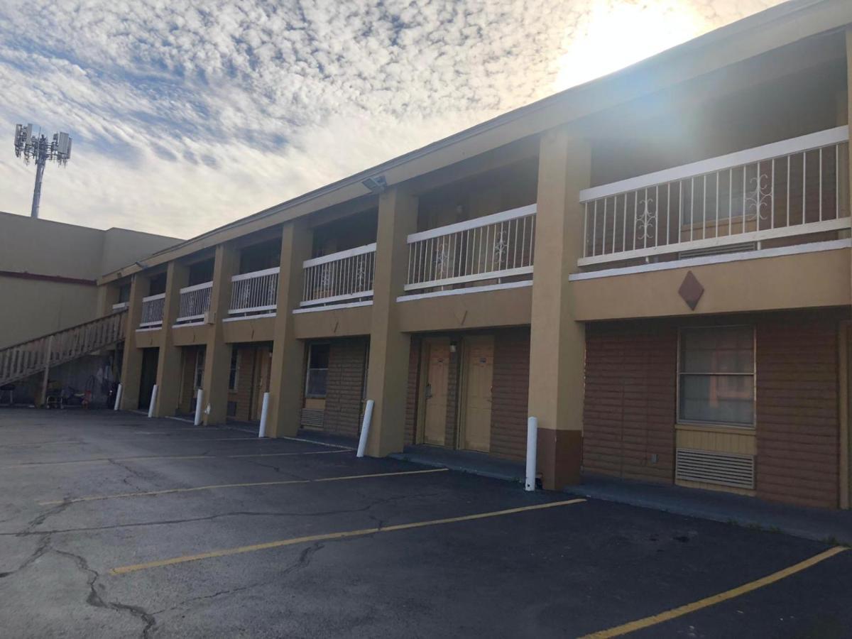 Airport Inn And Suites Tulsa Zewnętrze zdjęcie