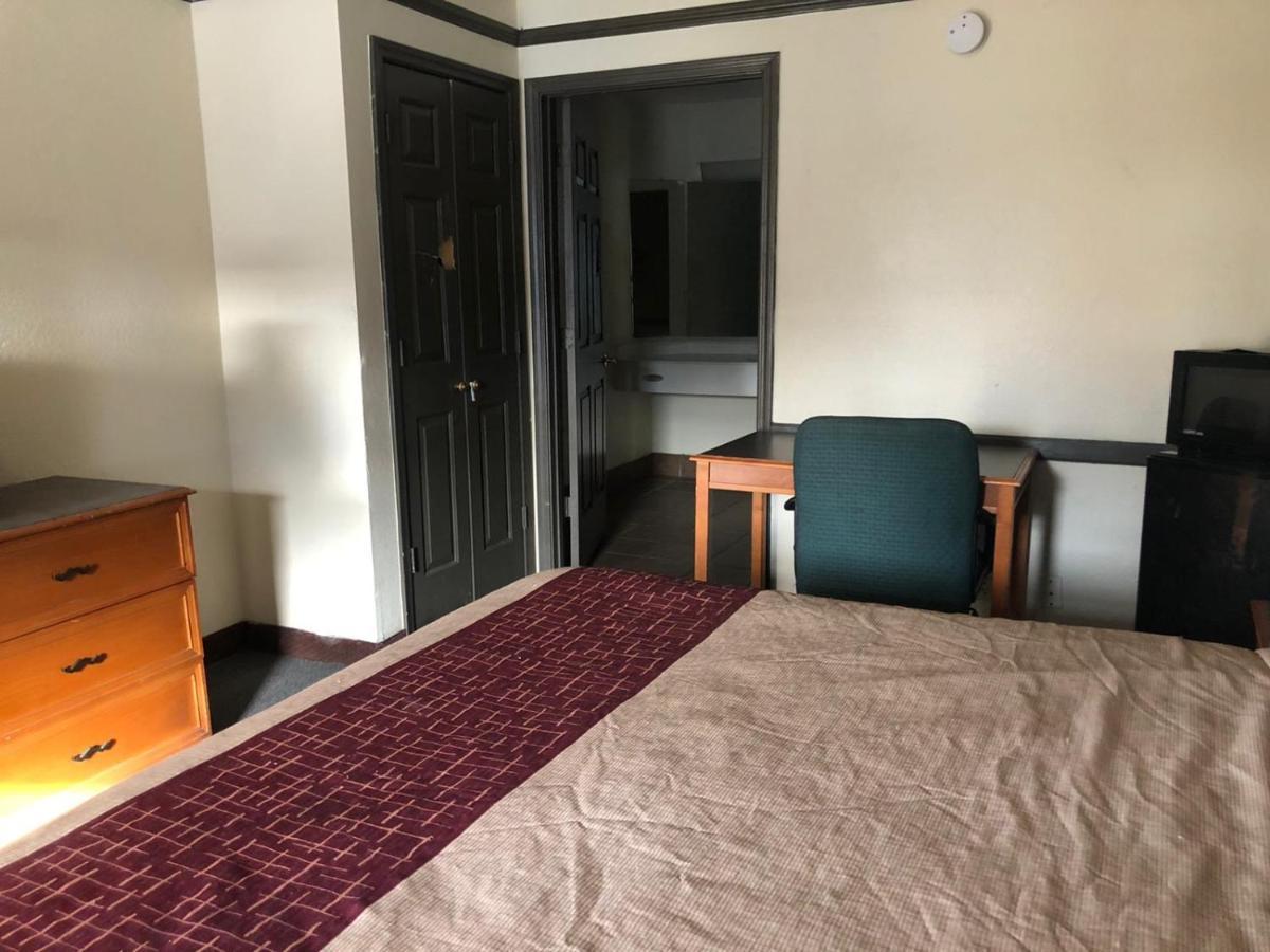 Airport Inn And Suites Tulsa Zewnętrze zdjęcie