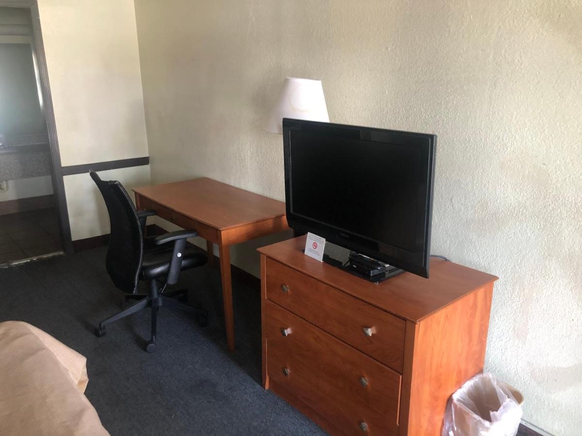 Airport Inn And Suites Tulsa Zewnętrze zdjęcie
