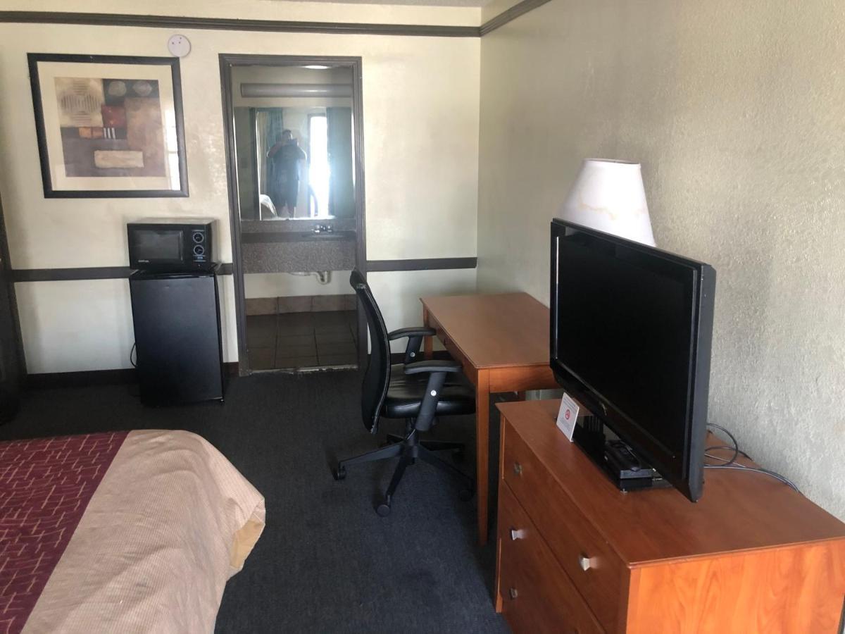 Airport Inn And Suites Tulsa Zewnętrze zdjęcie